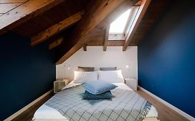 Modern Luxury Attic - Bymyhomeincomo